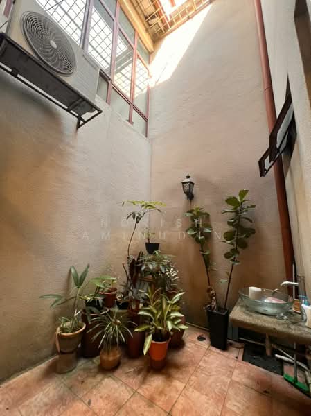 2.5-storey Terraced House for Sale in Bukit Jelutong (Shah Alam) - Norish Aminudin - Exterior - PropertyGuru.com.my
