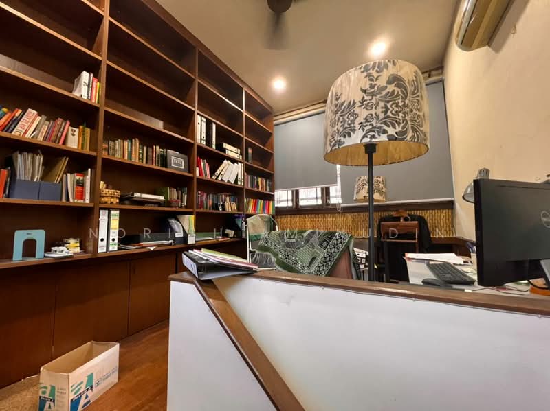 2.5-storey Terraced House for Sale in Bukit Jelutong (Shah Alam) - Norish Aminudin - Study - PropertyGuru.com.my