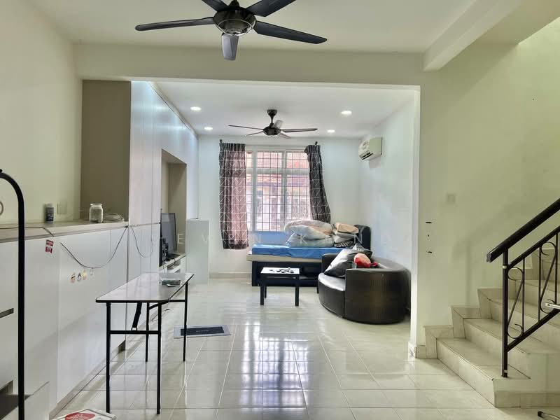 Rumah Bandar untuk Disewa di Taman Nusa Bestari (Iskandar Puteri (Nusajaya)) - Seven Kong - Living Room - PropertyGuru.com.my