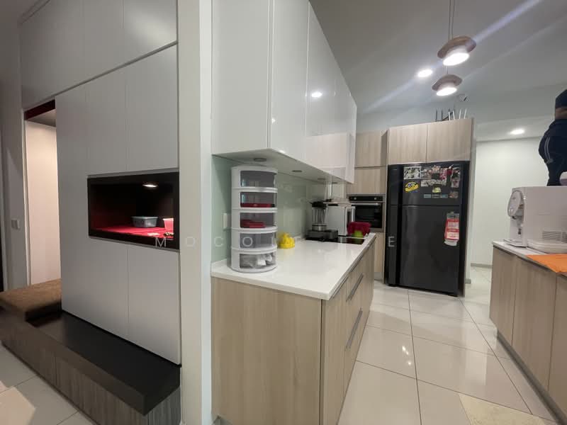 Kondominium untuk Dijual di The Light Collection III - Mocole Lee - Kitchen - PropertyGuru.com.my