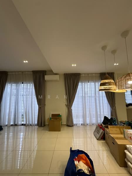 Rumah Teres 2 Tingkat untuk Dijual di Bandar Sri Sendayan (Negeri Sembilan) - Imran Isa - Living Room - PropertyGuru.com.my