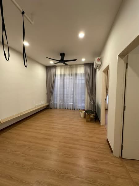 Rumah Teres 2 Tingkat untuk Dijual di Bandar Sri Sendayan (Negeri Sembilan) - Imran Isa - Living Room - PropertyGuru.com.my