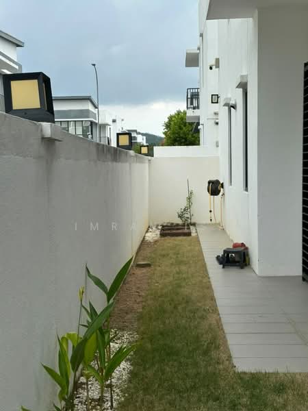 Rumah Teres 2 Tingkat untuk Dijual di Bandar Sri Sendayan (Negeri Sembilan) - Imran Isa - Exterior - PropertyGuru.com.my
