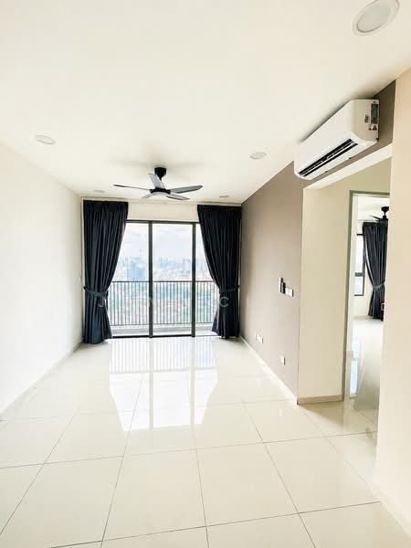 Servis Apartment untuk Disewa di Kenwingston Platz - June Chai - Living Room - PropertyGuru.com.my