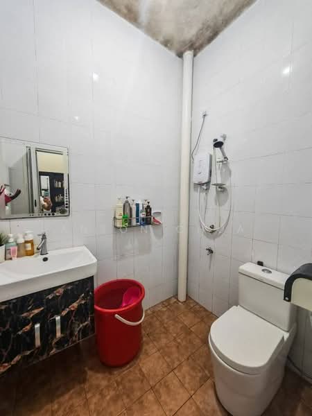 Rumah Teres 1 Tingkat untuk Dijual di Bandar Putra Jaya (Tebrau) - Anson Chua - Bathroom - PropertyGuru.com.my