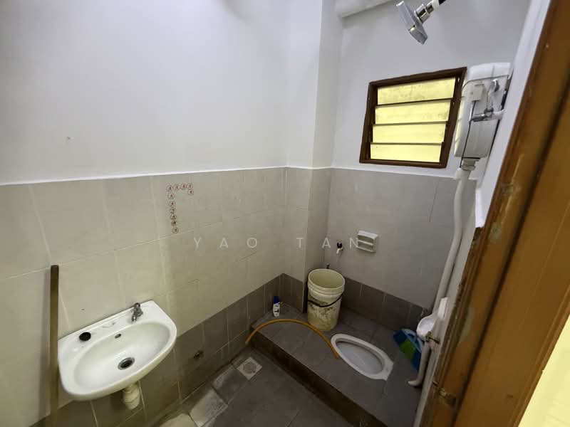 Pangsapuri untuk Disewa di Berlian Subang - Yao Tan - Bathroom - PropertyGuru.com.my