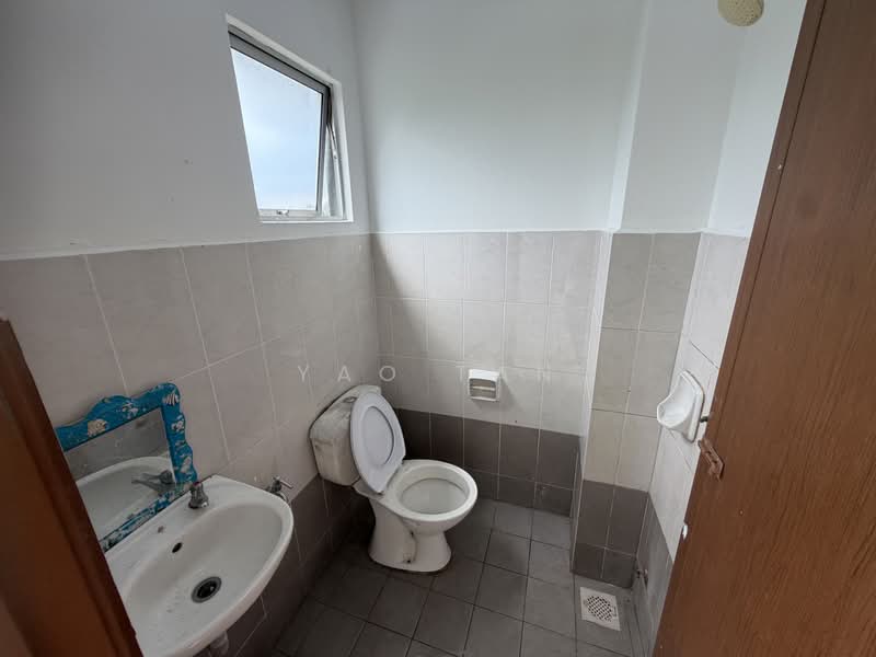 Pangsapuri untuk Disewa di Berlian Subang - Yao Tan - Bathroom - PropertyGuru.com.my