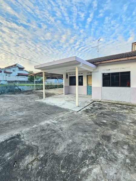Rumah Teres 1 Tingkat untuk Dijual di Taman Johor Jaya (Johor Bahru) - Han Yong Ang - Exterior - PropertyGuru.com.my