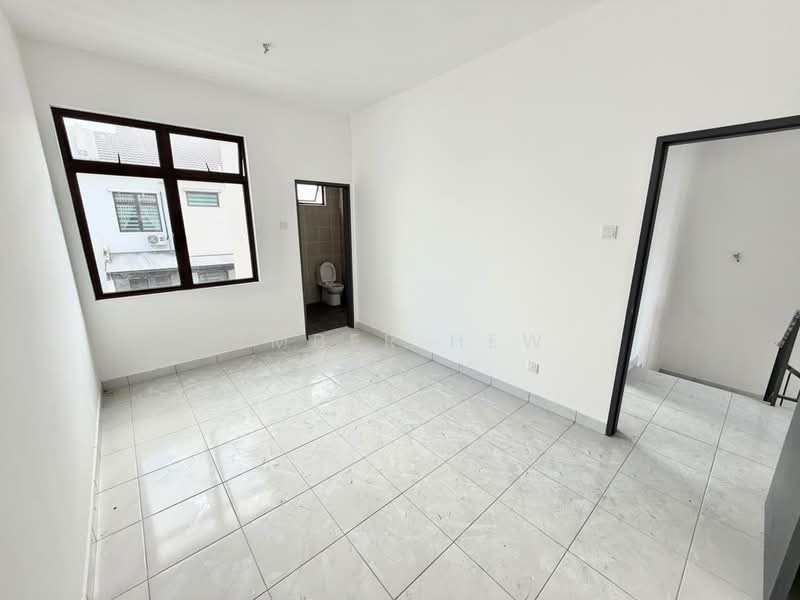 Rumah Teres 2 Tingkat untuk Dijual di Taman Austin Duta (Tebrau) - Amber Hew - PropertyGuru.com.my