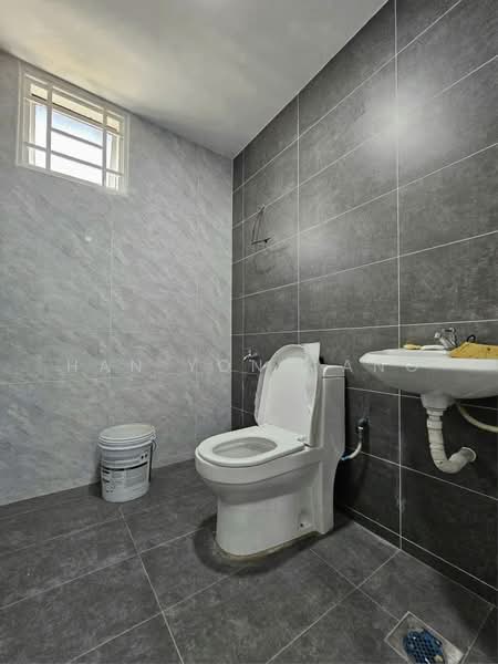 Rumah Teres 2 Tingkat untuk Dijual di Taman Puteri Wangsa (Ulu Tiram) - Han Yong Ang - Bathroom - PropertyGuru.com.my