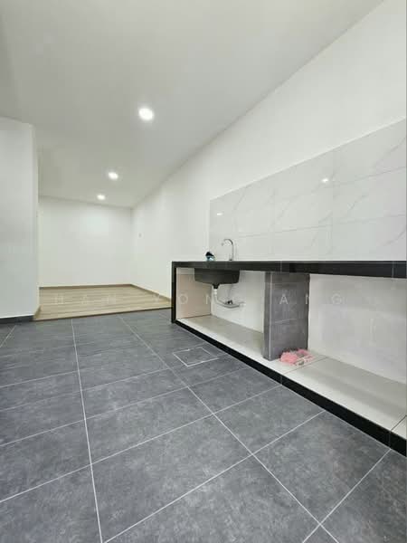 Rumah Teres 2 Tingkat untuk Dijual di Taman Puteri Wangsa (Ulu Tiram) - Han Yong Ang - Kitchen - PropertyGuru.com.my