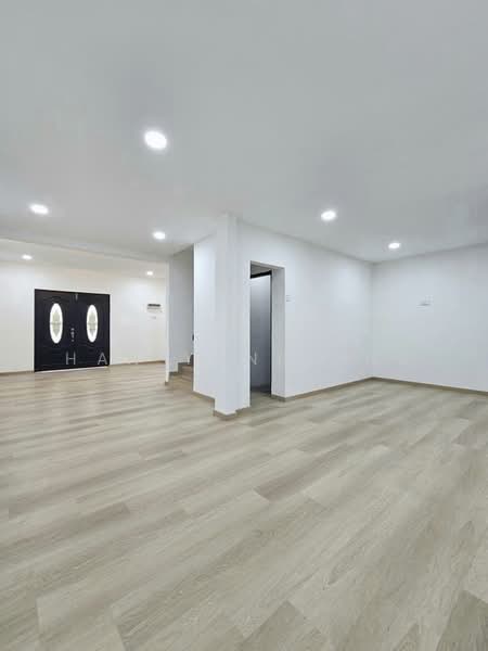 Rumah Teres 2 Tingkat untuk Dijual di Taman Puteri Wangsa (Ulu Tiram) - Han Yong Ang - Entrance - PropertyGuru.com.my