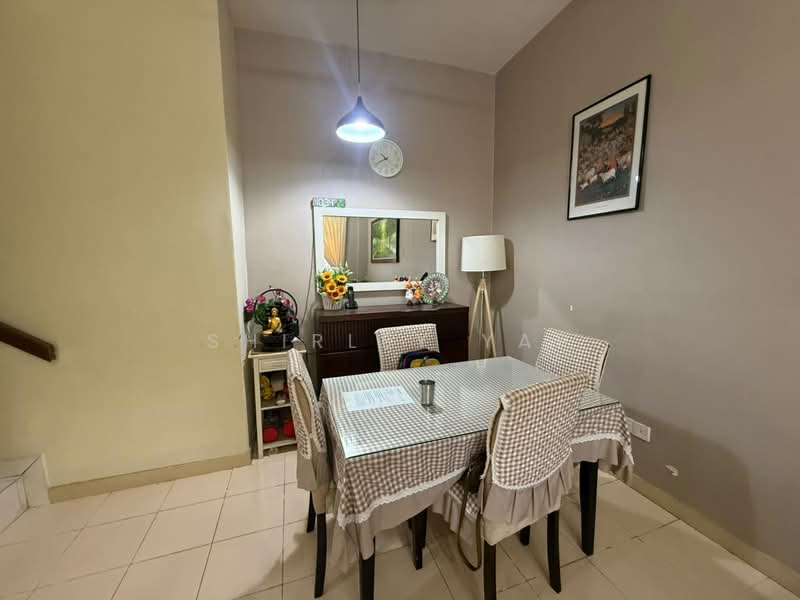 Rumah Bandar untuk Dijual di Johor Bahru (Johor) - Shirley Yap - Dining Room - PropertyGuru.com.my