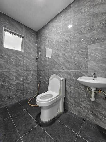 Rumah Teres 1 Tingkat untuk Dijual di Taman Puteri Wangsa (Ulu Tiram) - Han Yong Ang - Bathroom - PropertyGuru.com.my