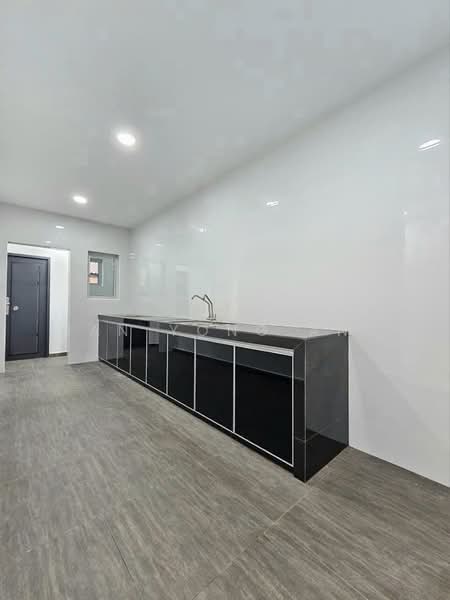 Rumah Teres 1 Tingkat untuk Dijual di Taman Puteri Wangsa (Ulu Tiram) - Han Yong Ang - Kitchen - PropertyGuru.com.my