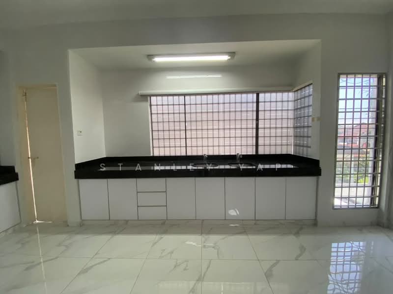 Rumah Banglo untuk Dijual di Taman Taynton View (Cheras) - Stanley Yap - Kitchen - PropertyGuru.com.my
