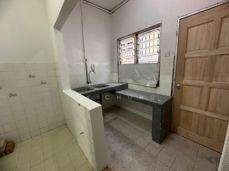 Rumah Teres 2 Tingkat untuk Dijual di BANDAR PUCHONG JAYA (Puchong) - Ivy Chong - Kitchen - PropertyGuru.com.my