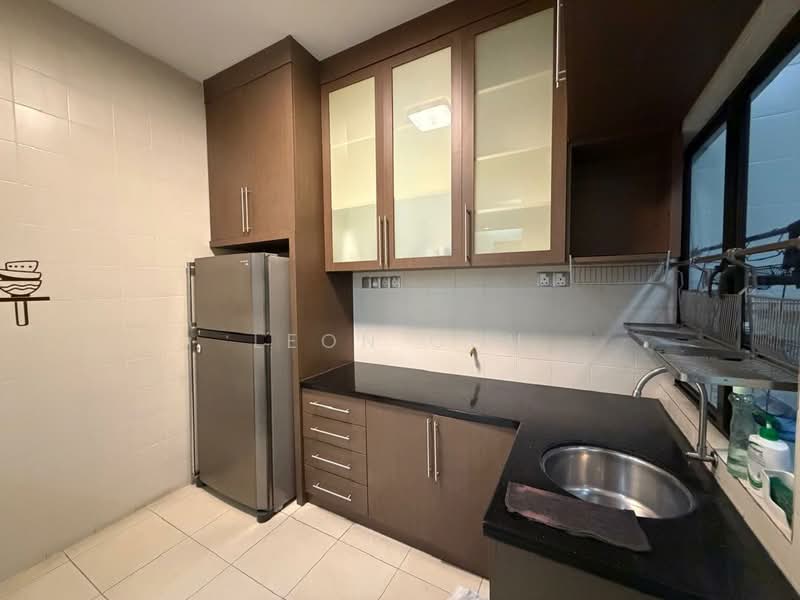 Servis Apartment untuk Dijual di Diamond Residences - Leon Chu - Kitchen - PropertyGuru.com.my