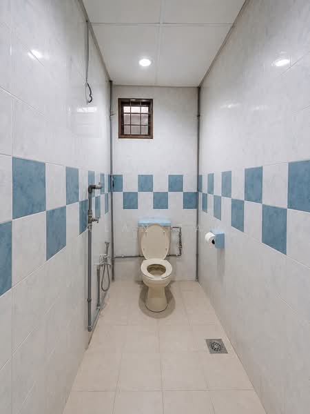 Shop / Office for Rent in PJU 8, Damansara Perdana (Petaling Jaya) - Alan Tai - Bathroom - PropertyGuru.com.my