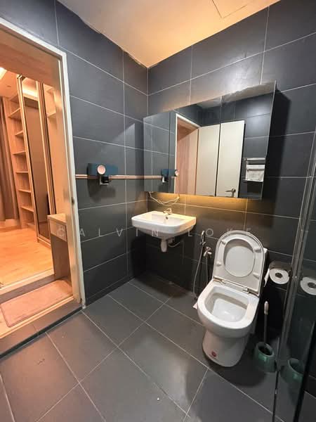 Condominium for Rent at Parkhill Residence - Calvin Loke - Bathroom - PropertyGuru.com.my
