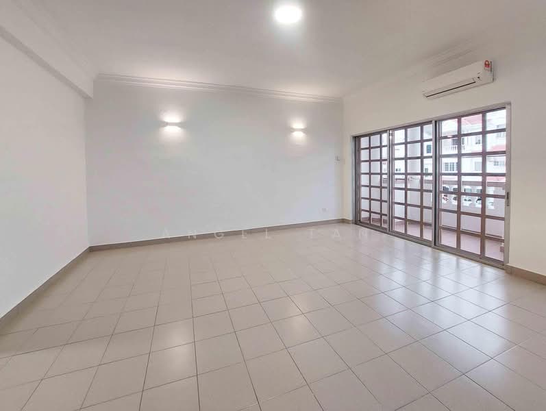 2.5-storey Terraced House for Sale in Bayan Hill Homes (Puchong) - Angel Tan - Living Room - PropertyGuru.com.my