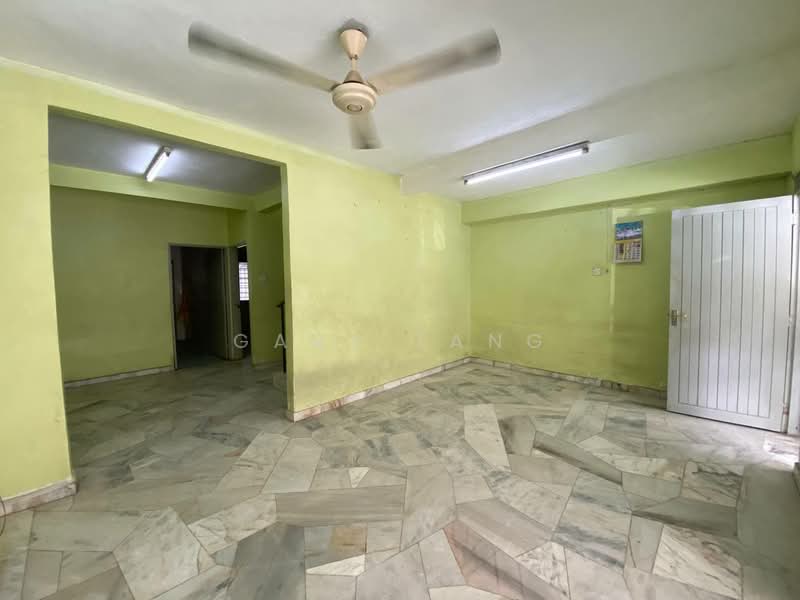 2-storey Terraced House for Sale in Taman Mewah (Ipoh) - Gary Tang - Living Room - PropertyGuru.com.my