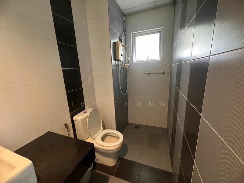 Kondominium untuk Dijual di The Wharf Residence - Ivy Chong - Bathroom - PropertyGuru.com.my