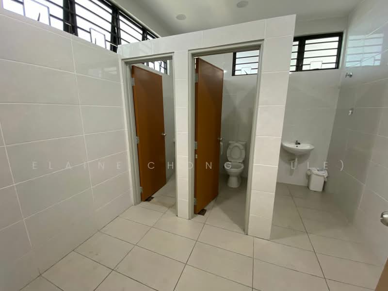 Warehouse for Rent in Petaling Jaya (Selangor) - Elaine Chong (Elle) - Bathroom - PropertyGuru.com.my