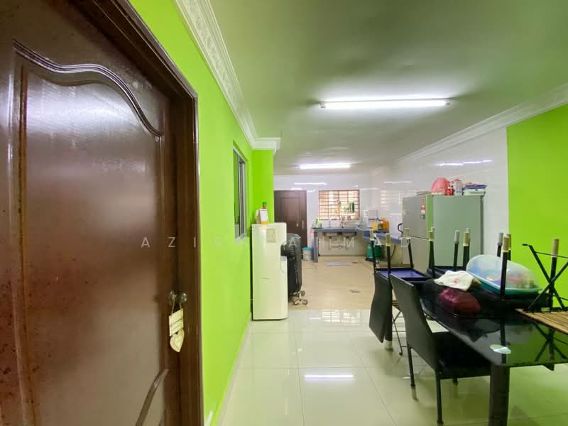 2-storey Terraced House for Sale in Lestari Putra (Seri Kembangan) - Azira Ahmad - Kitchen - PropertyGuru.com.my