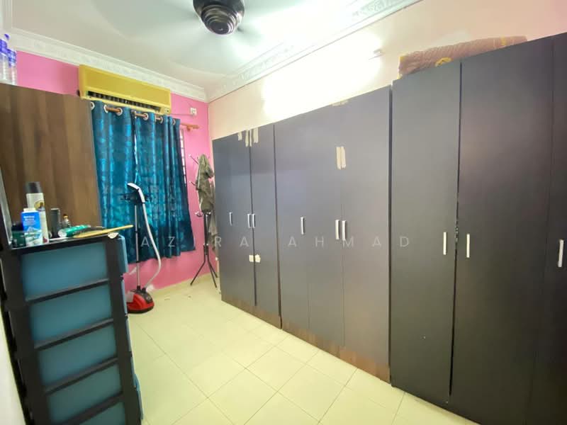 2-storey Terraced House for Sale in Lestari Putra (Seri Kembangan) - Azira Ahmad - Bedroom - PropertyGuru.com.my