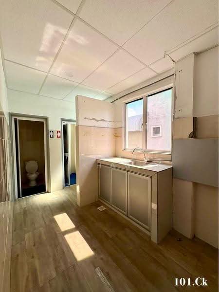 Semi-D Factory for Rent in Bandar Sultan Suleiman (Port Klang (Pelabuhan Klang)) - Hao Kai Khaw - Bathroom - PropertyGuru.com.my