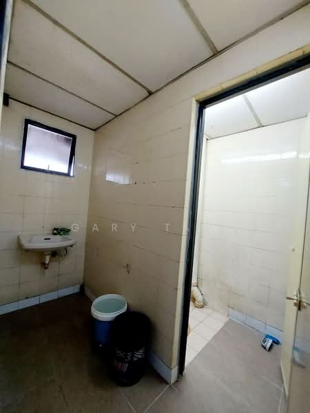 Factory for Rent in Kawasan Perindustrian Tasek (Ipoh) - Gary Tang - Bathroom - PropertyGuru.com.my