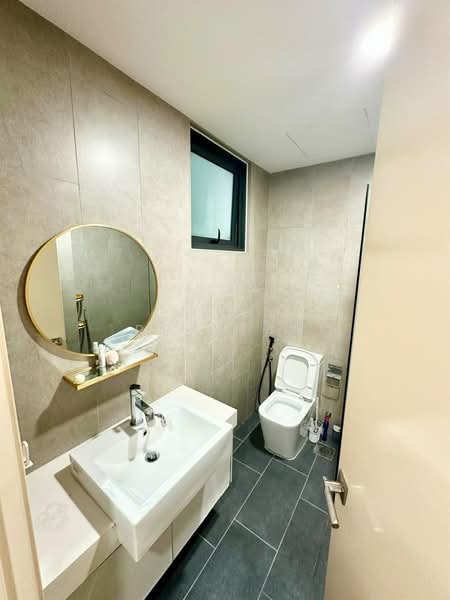 Servis Apartment untuk Disewa di East Parc @ Manjalara - Rex Tan - Bathroom - PropertyGuru.com.my