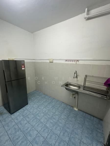 Kondominium untuk Dijual di Miharja Condominium - Kok Weng Chong - Kitchen - PropertyGuru.com.my