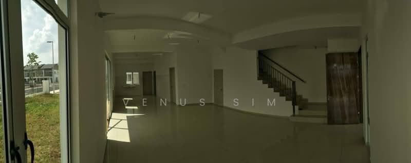 Rumah Teres 2 Tingkat untuk Disewa di Bandar Rimbayu (Telok Panglima Garang) - Venus Sim - Living Room - PropertyGuru.com.my