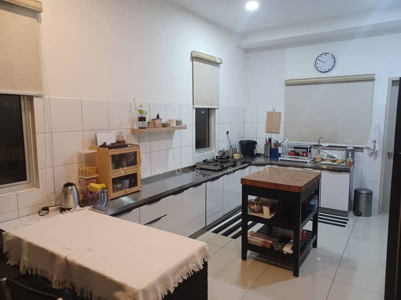 Rumah Teres 2 Tingkat untuk Disewa di Bandar Rimbayu (Telok Panglima Garang) - Venus Sim - Kitchen - PropertyGuru.com.my