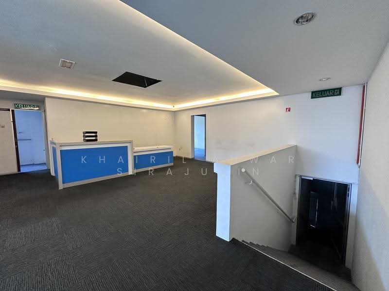 Shop / Office untuk Disewa di Bukit Jelutong (Shah Alam) - Khairil Anwar Sirajudin - Entrance - PropertyGuru.com.my