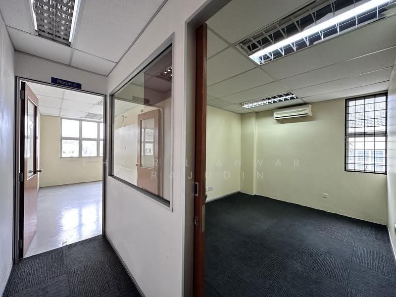 Shop / Office untuk Disewa di Bukit Jelutong (Shah Alam) - Khairil Anwar Sirajudin - Interior - PropertyGuru.com.my
