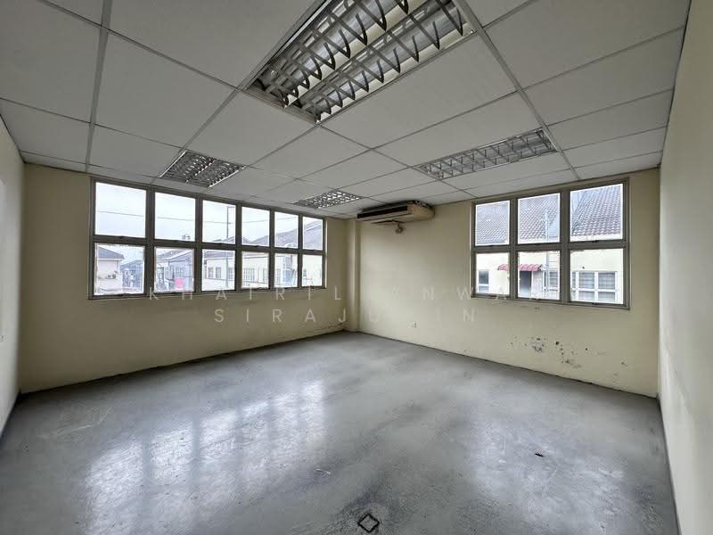 Shop / Office untuk Disewa di Bukit Jelutong (Shah Alam) - Khairil Anwar Sirajudin - Interior - PropertyGuru.com.my