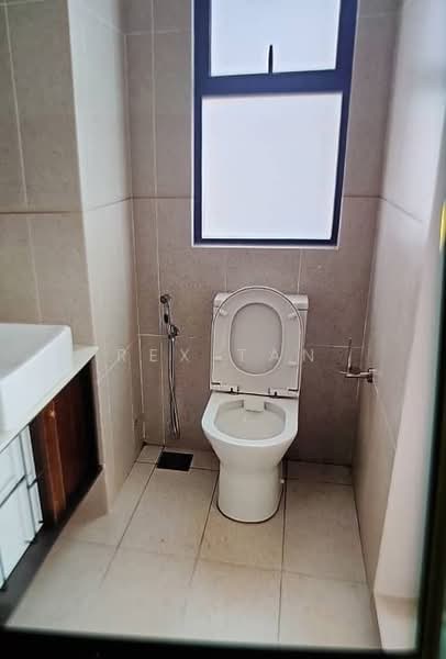 Servis Apartment untuk Disewa di Millerz Square Serviced Residence - Rex Tan - Bathroom - PropertyGuru.com.my