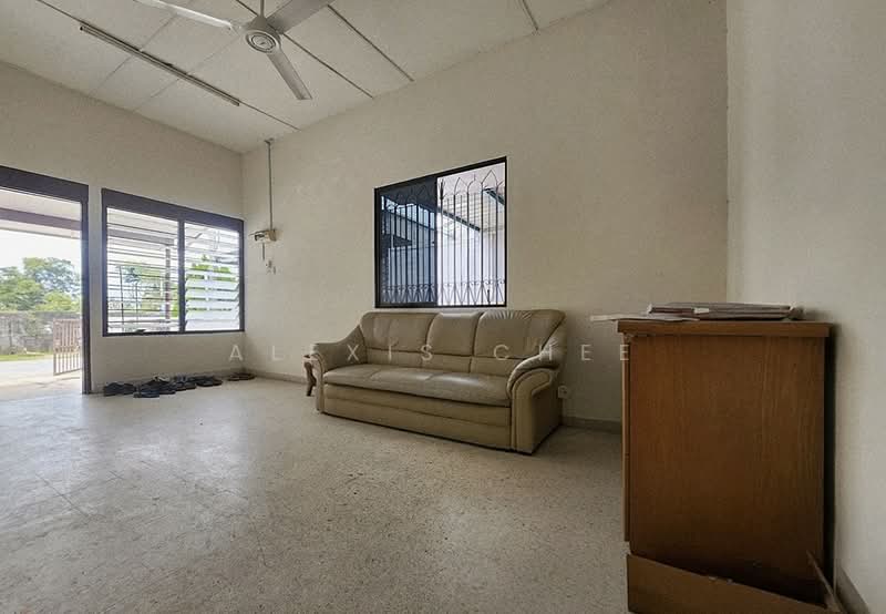Rumah Teres 1 Tingkat untuk Dijual di Menglembu (Perak) - Alexis Chee - Living Room - PropertyGuru.com.my