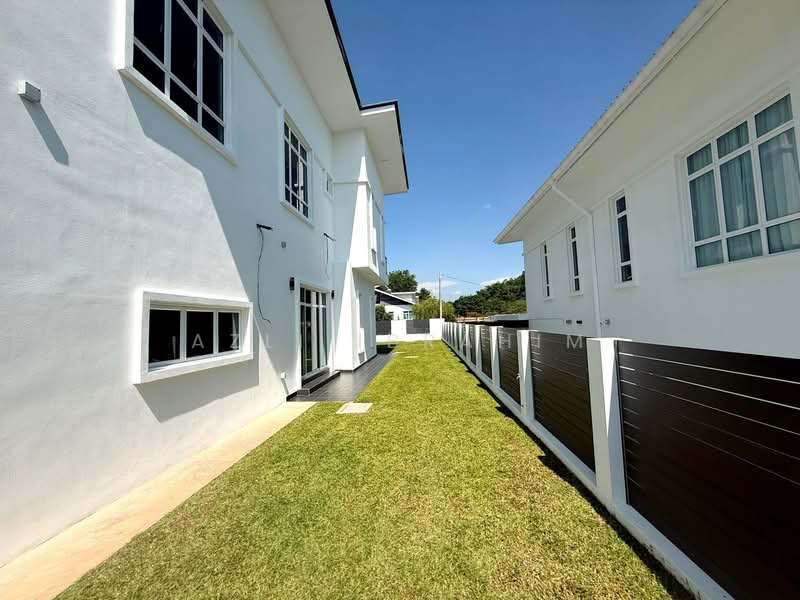Bungalow for Sale in Sungai Merab (Dengkil) - Azli Ibrahim - Exterior - PropertyGuru.com.my