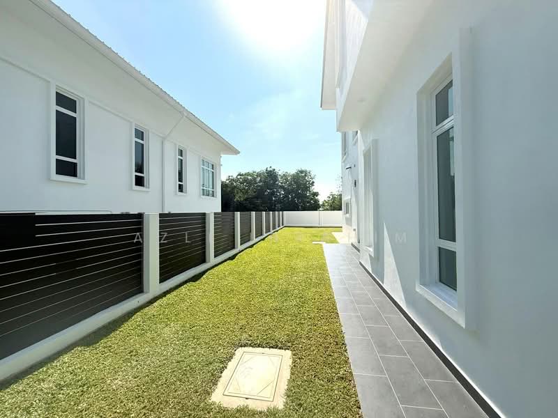 Bungalow for Sale in Sungai Merab (Dengkil) - Azli Ibrahim - Exterior - PropertyGuru.com.my