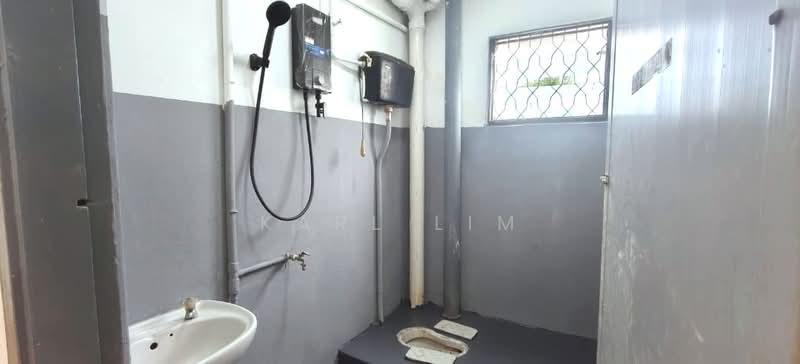 Flat for Sale at Bandar Selesa Jaya - Karl Lim - Bathroom - PropertyGuru.com.my