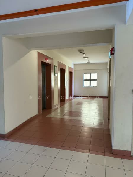 Kondominium untuk Disewa di 1 Petaling - Ray Chong - Lifts Area - PropertyGuru.com.my