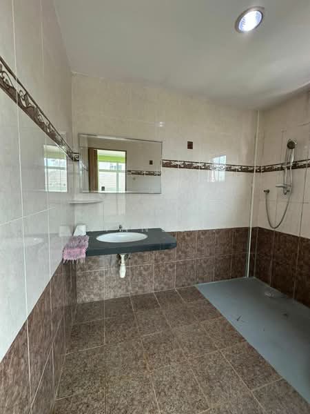 Semi-Detached House for Sale in Taman Sungai Ara (Sungai Ara) - Xinnee . - Bathroom - PropertyGuru.com.my