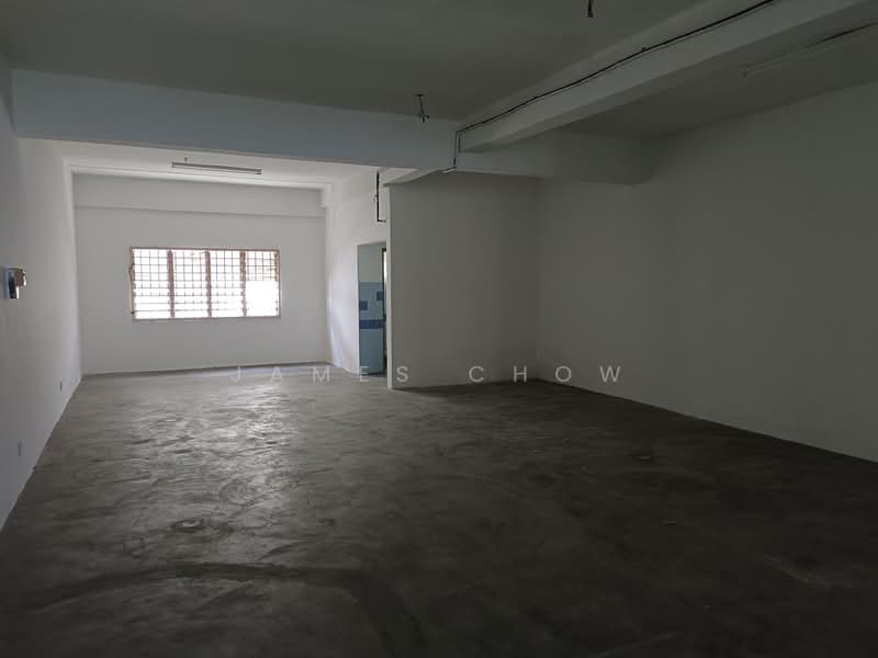 Shop for Sale in Kawasan Perniagaan Desa Ria (Balakong) - James Chow - Interior - PropertyGuru.com.my