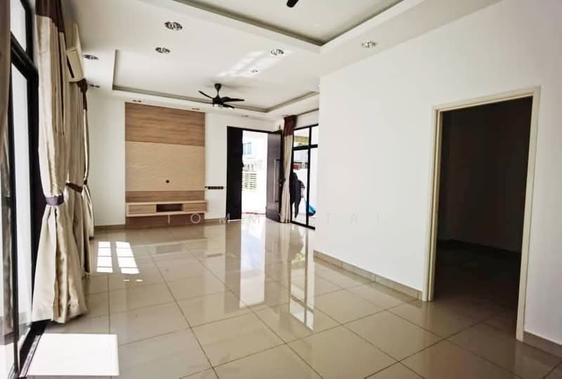 Cluster House for Sale in Taman Setia Indah (Tebrau) - Tommy Tai - Living Room - PropertyGuru.com.my
