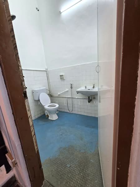2-storey Terraced House for Sale in Taman Tasek (Johor Bahru) - Karl Lim - Bathroom - PropertyGuru.com.my