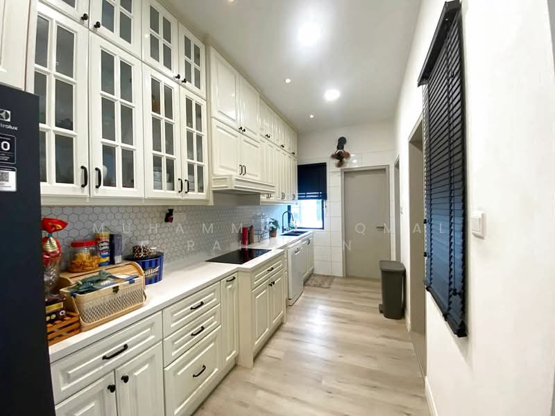 Semi-Detached House for Sale in Kota Kemuning (Shah Alam) - Muhammad Iqmal Rahiman - Kitchen - PropertyGuru.com.my